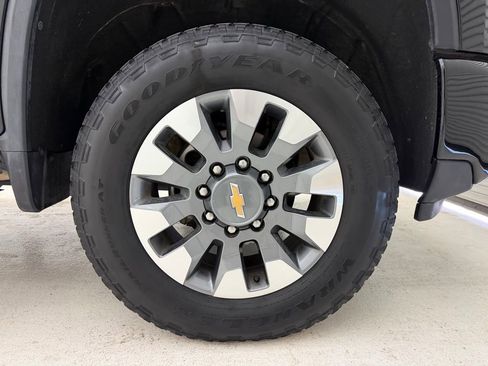 Certified 2024 Chevrolet Silverado 2500 Custom w/ Custom Value Package image 17