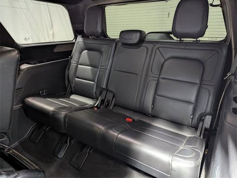 Used 2020 Lincoln Navigator Reserve w/ Equipment Group 208A Reserve image 11