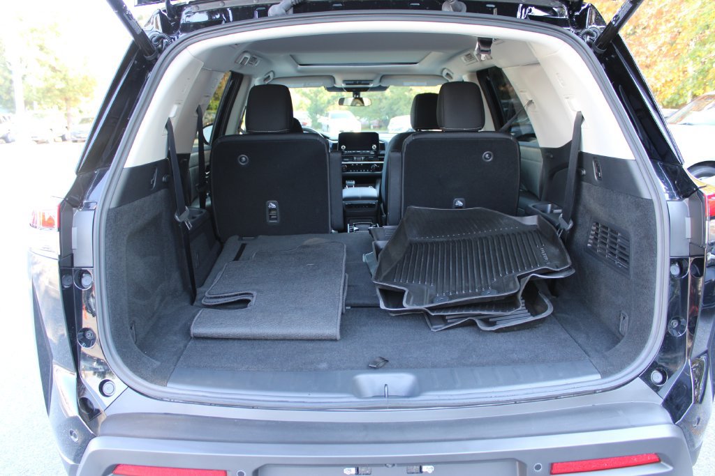 Used 2025 Nissan Pathfinder SV w/ SV Premium Package AWD/4WD image 36