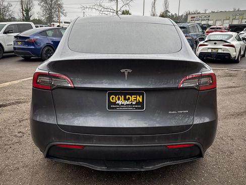 Used 2021 Tesla Model Y Long Range image 8
