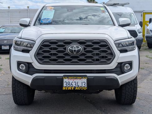 Used 2021 Toyota Tacoma TRD Off-Road w/ Technology Package AWD/4WD image 5