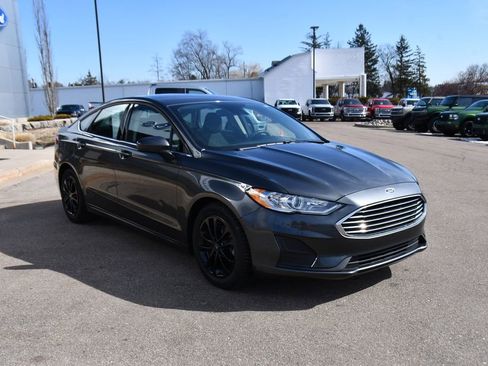 Used 2020 Ford Fusion SE image 9