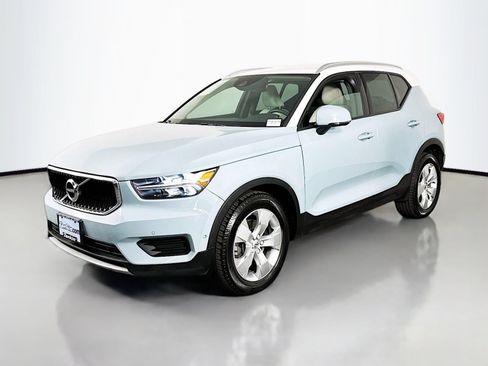 Used 2019 Volvo XC40 T5 Momentum AWD/4WD image 3