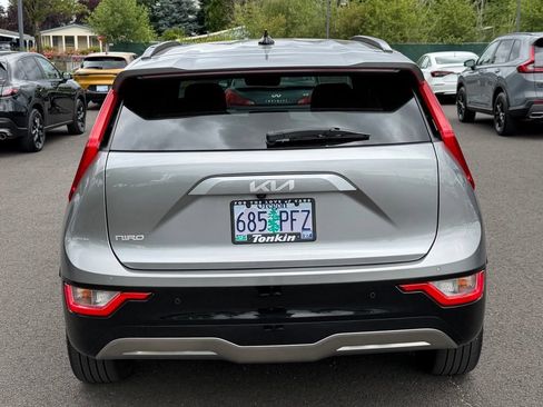 Used 2023 Kia Niro Wind w/ Wind Preserve Package FWD image 6