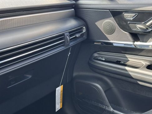 New 2025 Lincoln Corsair Reserve w/ Jet Appearance Package image 32