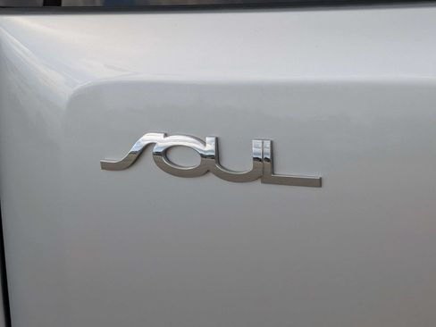 Used 2012 Kia Soul FWD image 15