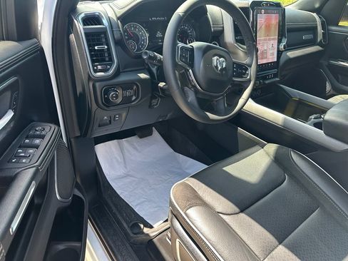 Used 2025 RAM 1500 Laramie AWD/4WD image 9