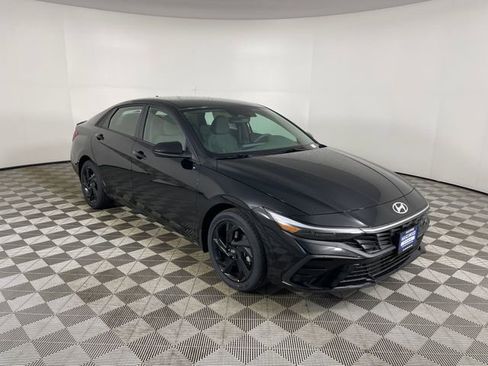 New 2026 Hyundai Elantra Sport FWD image 22