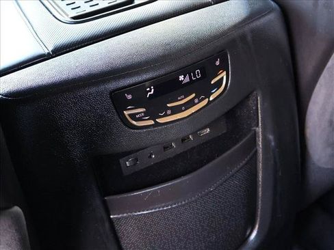 Used 2017 Cadillac Escalade Platinum AWD/4WD image 26