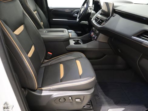 Used 2022 GMC Yukon AT4 w/ Technology Package AWD/4WD image 17