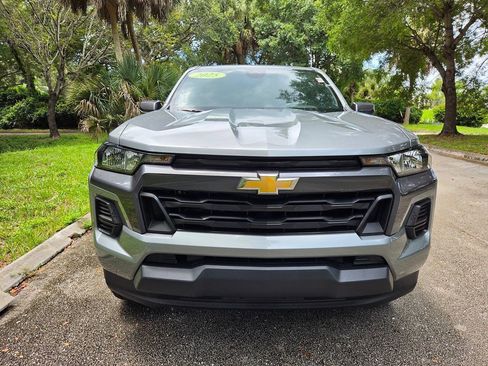 Used 2025 Chevrolet Colorado LT RWD image 2