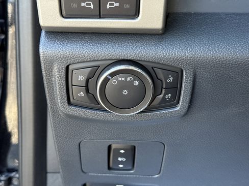 Certified 2022 Ford F250 Lariat w/ Black Appearance Package image 26