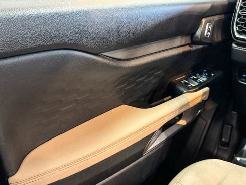 Used 2024 Ford Ranger XLT w/ Trailer Tow Package image 38