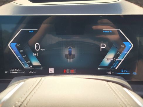 New 2025 BMW X5 xDrive50e w/ Climate Comfort Package image 32