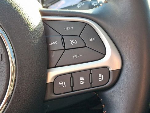 Used 2020 Jeep Compass Latitude image 23