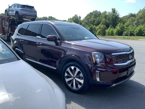 Used 2021 Kia Telluride EX w/ EX Premium Package FWD image 1