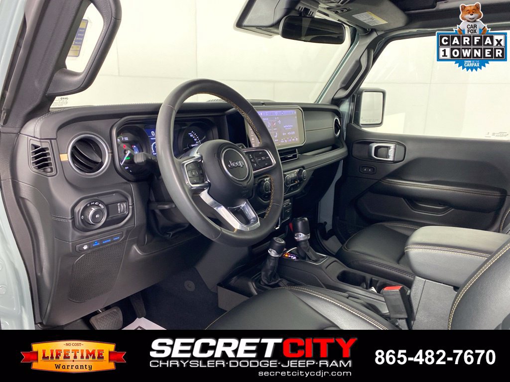 Used 2024 Jeep Wrangler Unlimited Sahara AWD/4WD image 11