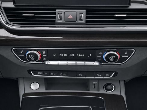 Certified 2025 Audi Q5 2.0T Premium AWD/4WD image 14