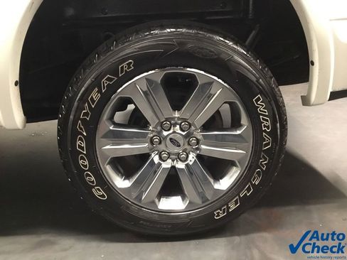 Used 2018 Ford F150 Lariat w/ Equipment Group 502A Luxury image 26