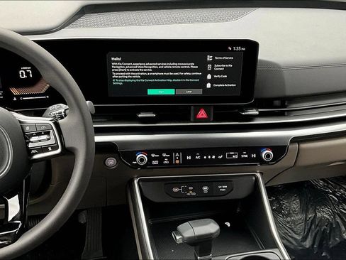 New 2026 Kia Carnival LX FWD image 6