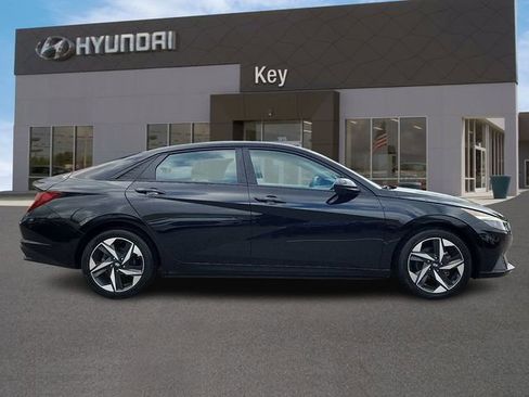 Certified 2023 Hyundai Elantra SEL w/ Convenience Package FWD image 2