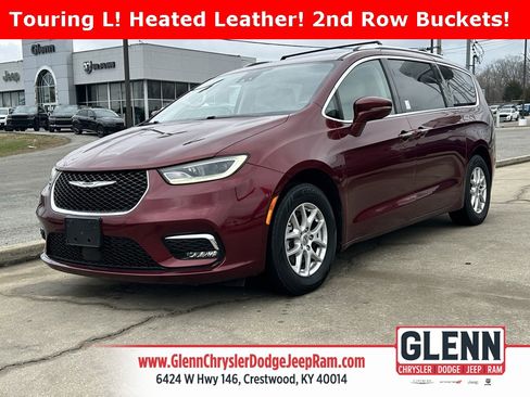 Used 2021 Chrysler Pacifica Touring-L image 1
