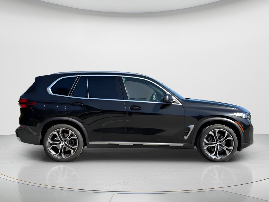 Certified 2024 BMW X5 xDrive40i w/ Premium Package AWD/4WD image 4