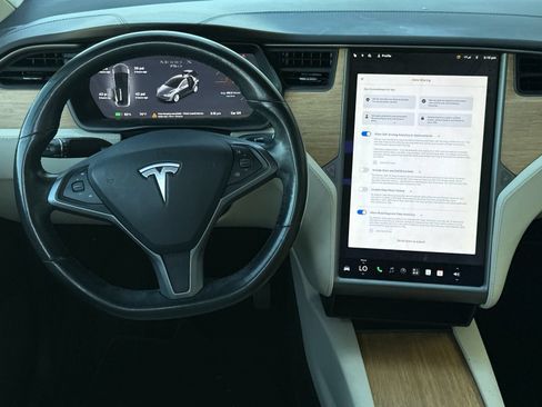 Used 2018 Tesla Model X 75D AWD/4WD image 13