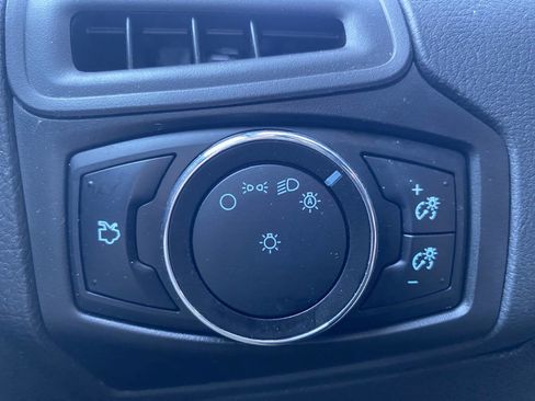 Used 2014 Ford Focus SE image 30