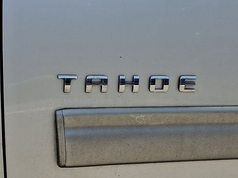 Used 2010 Chevrolet Tahoe LS w/ Convenience Package AWD/4WD image 6
