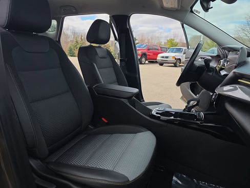 Certified 2024 Chevrolet Trax LT w/ Driver Confidence Package image 10