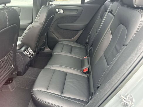 Certified 2024 Volvo XC40 B5 Plus w/ Protection Package Premier image 23