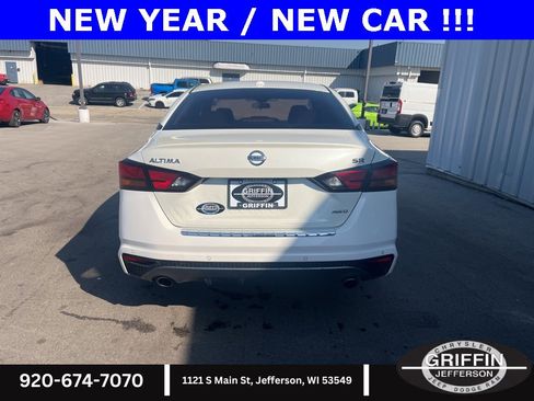 Used 2020 Nissan Altima 2.5 SR w/ Premium Package image 4