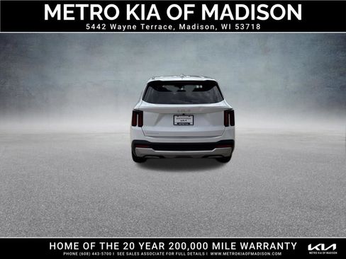 Used 2025 Kia Sorento LX FWD image 5