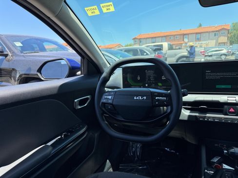 Used 2025 Kia K4 FWD image 22