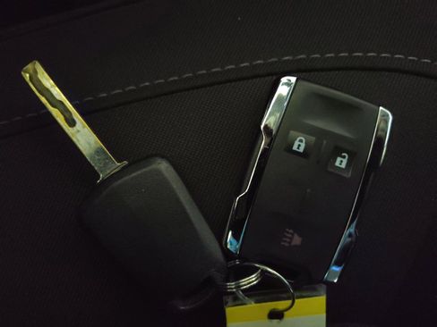 Used 2020 Chevrolet Colorado LT image 32