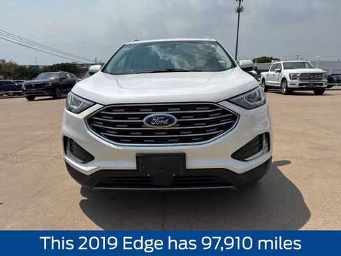Used 2019 Ford Edge Titanium FWD image 2