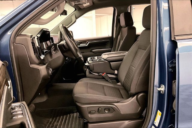Used 2024 Chevrolet Silverado 1500 LT AWD/4WD image 24
