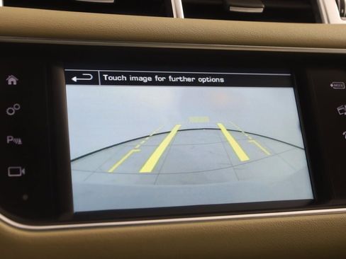 Used 2016 Land Rover Range Rover Sport SE image 10