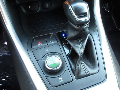 Used 2020 Toyota RAV4 XSE w/ XSE Grade Weather Package image 20