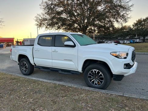 Used 2021 Toyota Tacoma TRD Sport image 7
