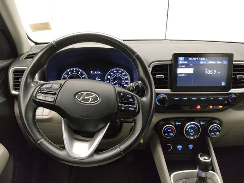 Used 2021 Hyundai Venue SEL FWD image 22