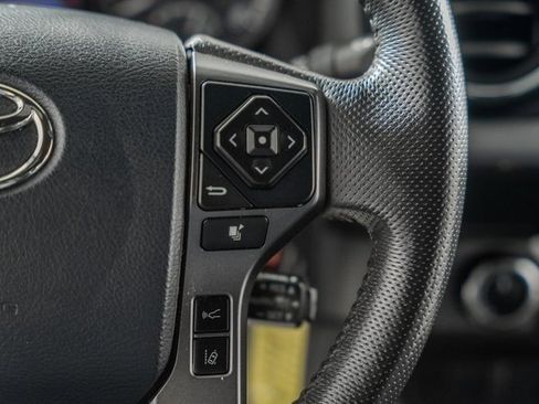 Used 2019 Toyota Tacoma TRD Off-Road image 32