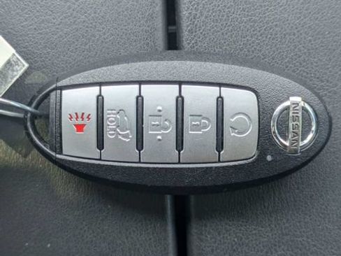 Used 2021 Nissan Rogue SL FWD image 34