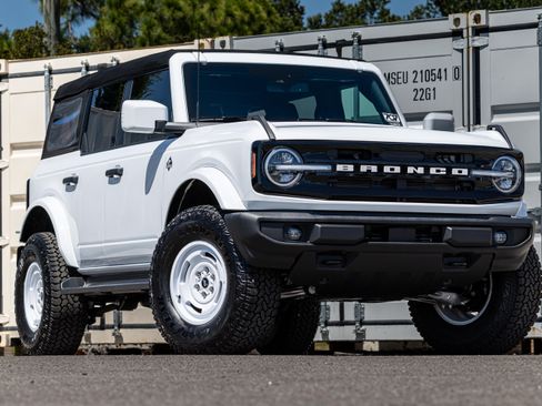 New 2026 Ford Bronco Outer Banks AWD/4WD image 1