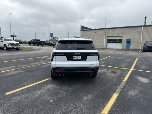 Used 2026 Chevrolet Traverse High Country w/ LPO, Floor Liner Package FWD image 5