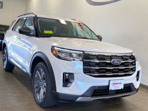 New 2025 Ford Explorer Active w/ Active Comfort Package image 2