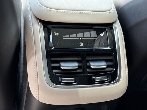 New 2026 Volvo XC90 T8 Ultra w/ Lounge Package AWD/4WD image 17