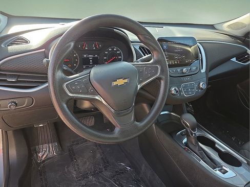 Used 2024 Chevrolet Malibu LT image 25