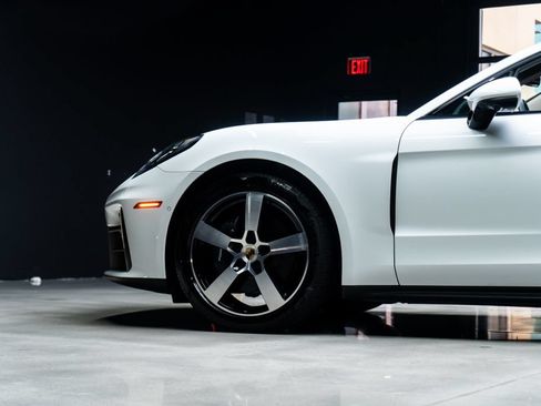 Used 2025 Porsche Panamera w/ Premium Package RWD image 20